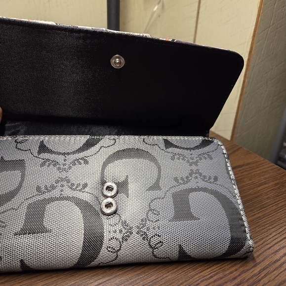 Unbranded Gorgeous Wallet 🩶 - Picture 10 of 10